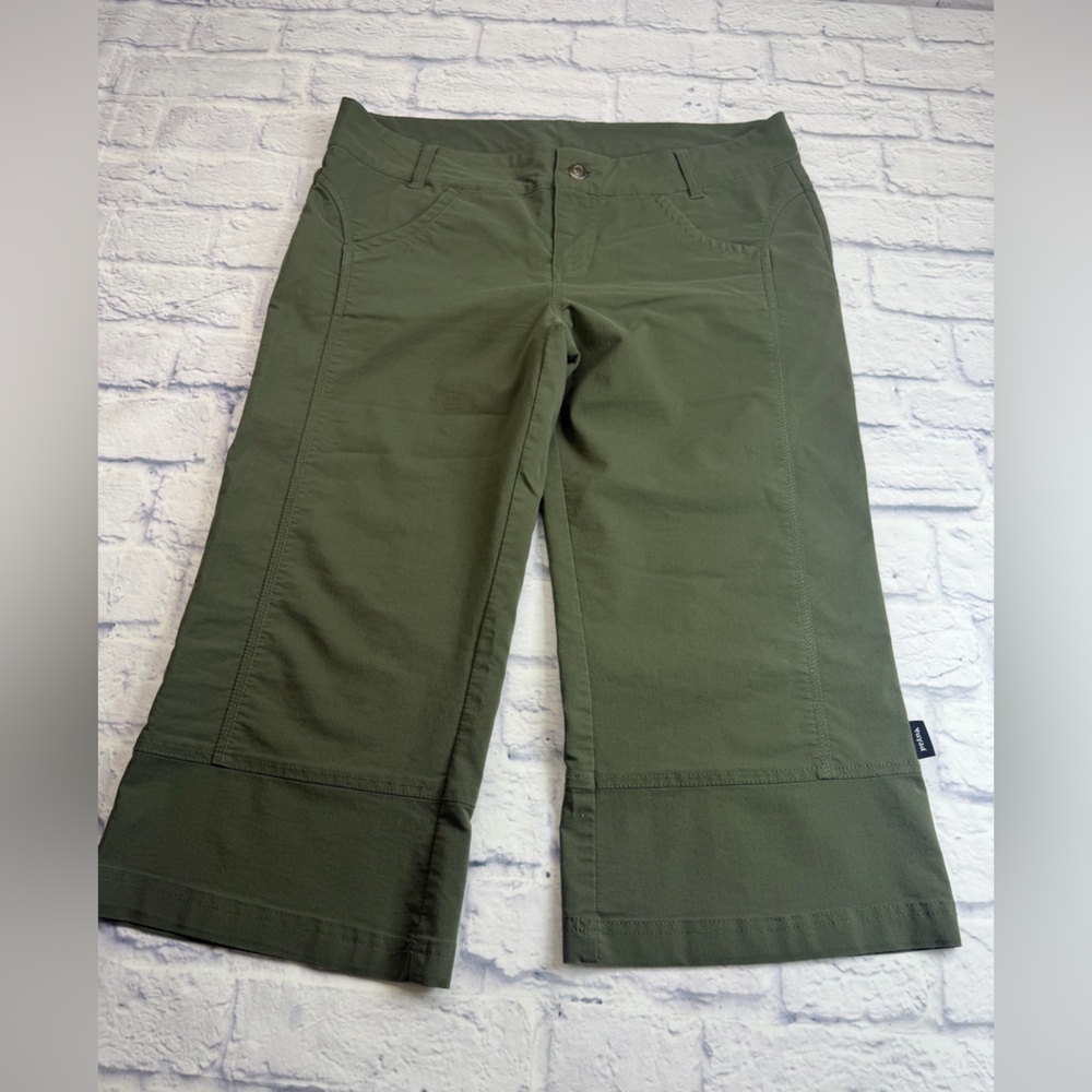 Prana Olive Green Wide-Leg Capris. Size 10. Outdoors. Athleisure.